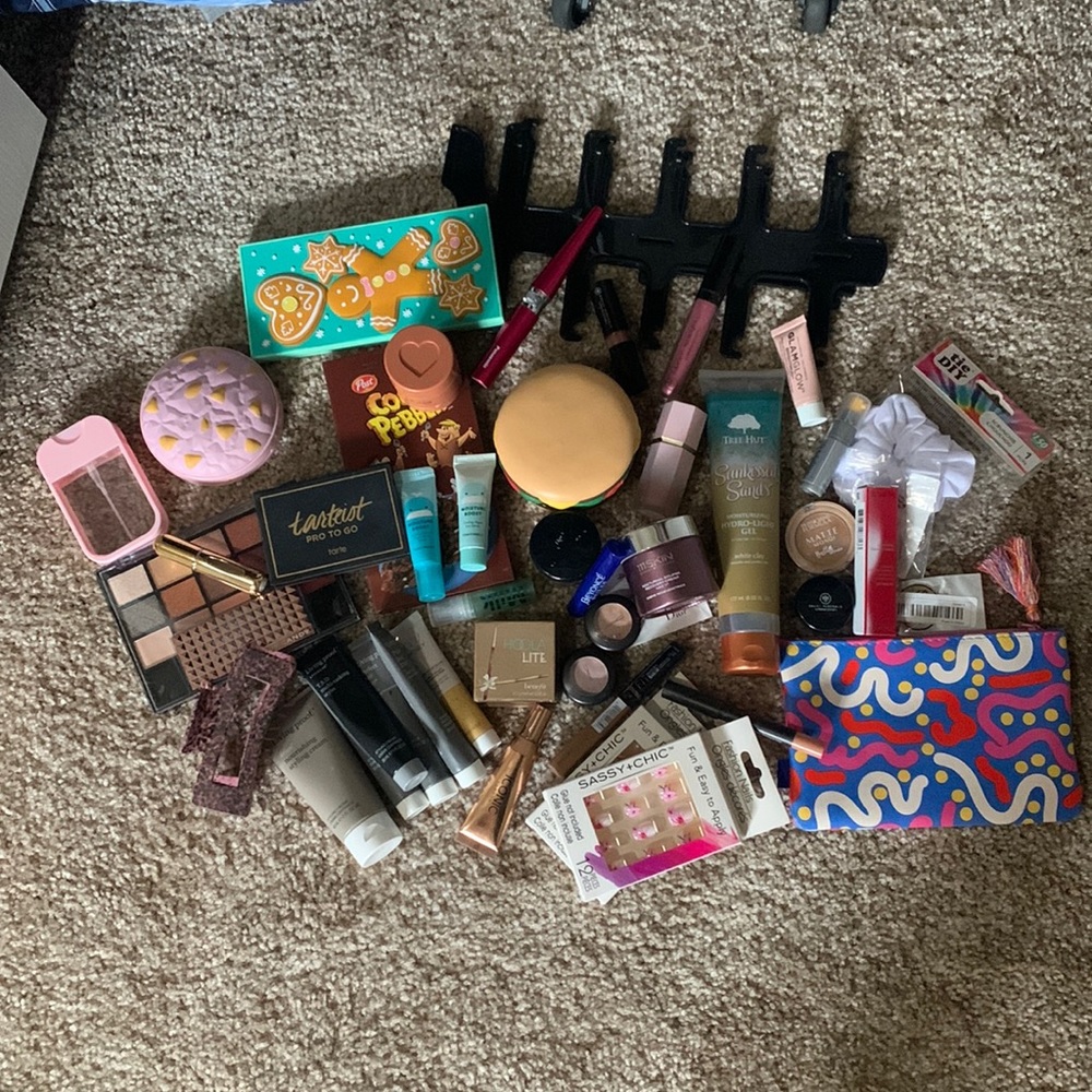 Mac, Makeup Revolution, Tony Moly & Many More Lot